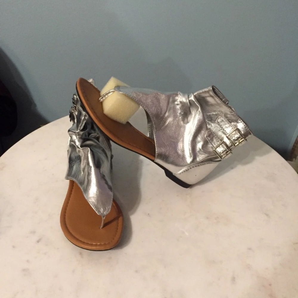 Silver slouchy sandals size 7